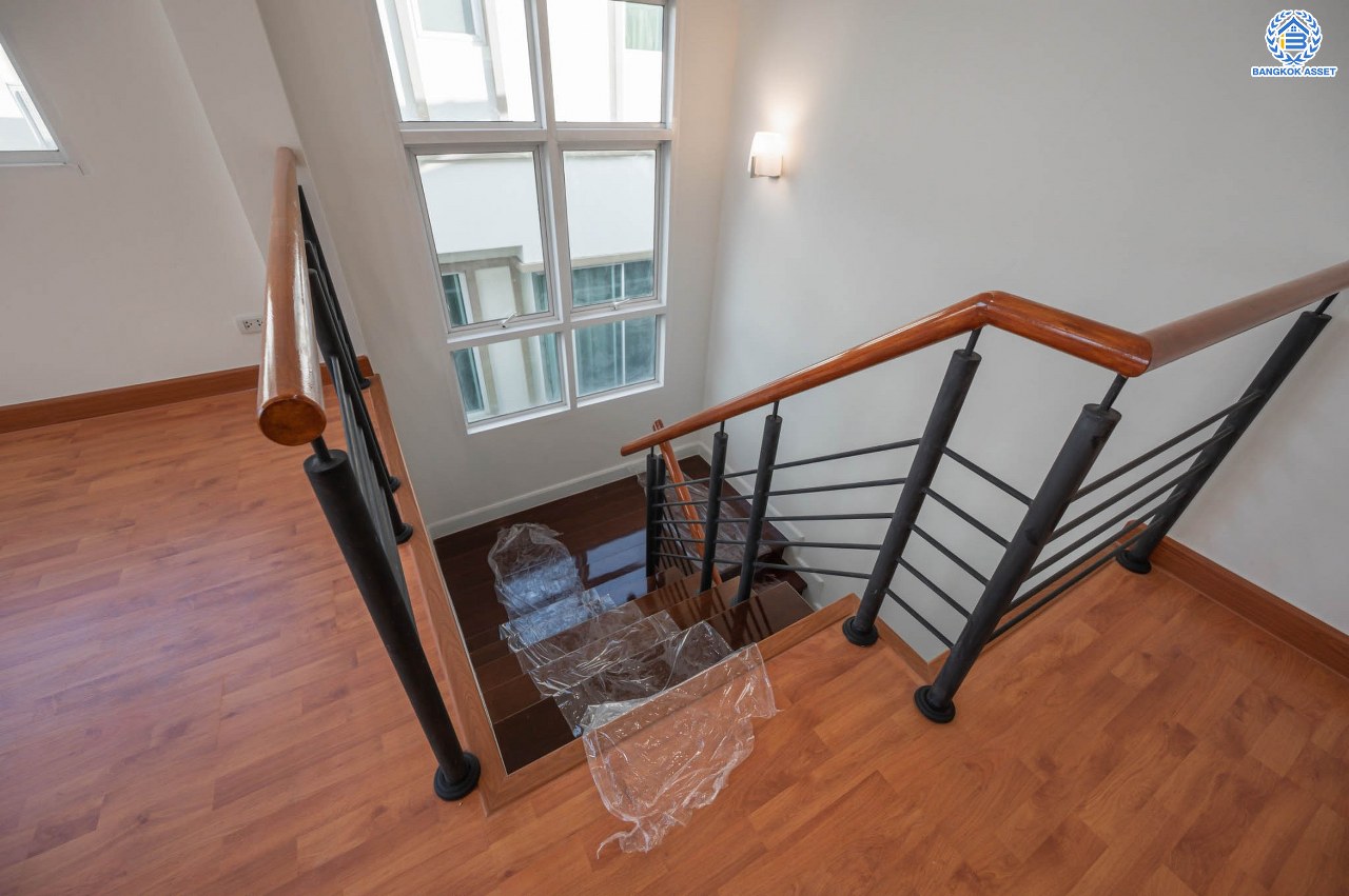 บ้านมือสองตกแต่งใหม่ โครงการ บางกอก บูเลอวาร์ด รามอินทรา แบรนด์ SC Asset เนื้อที่ 55.20 ตร.ว. ฟังก์ชัน 3 ห้องนอน 3 ห้องน้ำ ที่จอดรถ 2 คัน บนทำเลแห่งการเดินทาง เชื่อมต่อถนนรามอินทรา, ถนนรัชดา-รามอินทรา ใกล้จุดขึ้น "ทางด่วนรามอินทรา" รถไฟฟ้าสายสีชมพู "สถานีวงแหวนรามอินทรา" และ ใกล้ห้างแฟชั่น ไอส์แลนด์